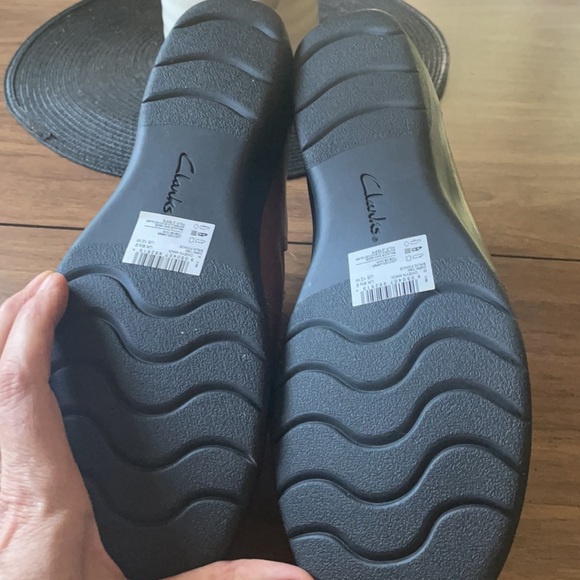 Clark’s shoes - Picture 4 of 6